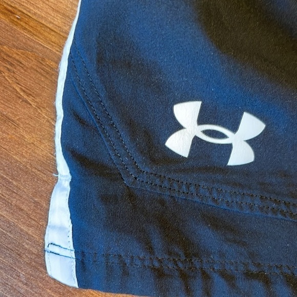 Under armour youth medium lightweight athletic shorts - Picture 2 of 7